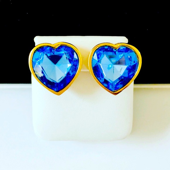 Vintage Signed Richelieu Heart Clip On Earrings - Picture 1 of 5